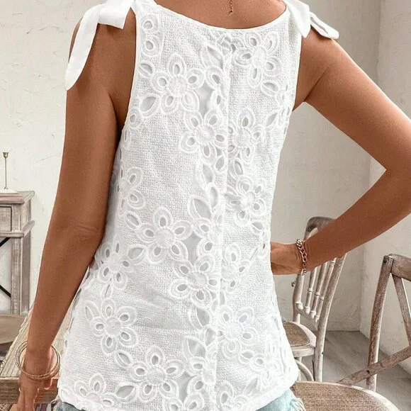 White Casual Women's Tie Shoulder Guipure Lace Blouse - Picture 3 of 8